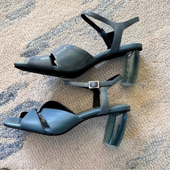 JEFFREY CAMPBELL BLUE RETRO LUCITE BLOCK HEEL STRAPPY SANDALS SIZE 7.5 NWT - Picture 8 of 12